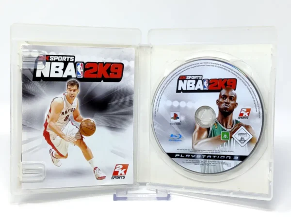 Interior del juego NBA 2K9 (ESP) para PlayStation 3 con disco y manual