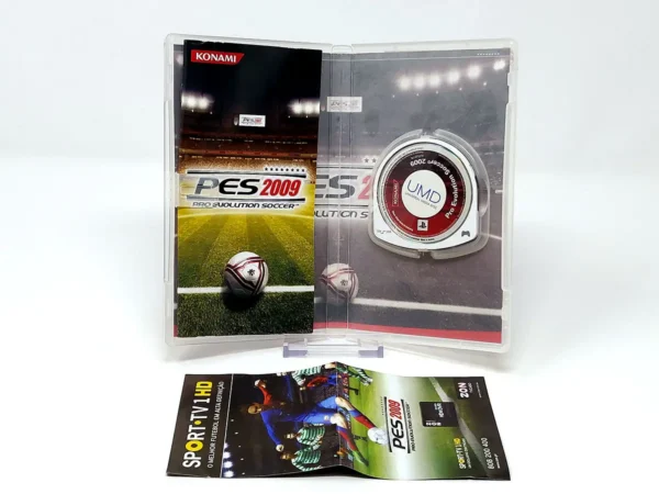 Interior del juego PES 2009 - Pro Evolution Soccer (POR) para PSP con disco y manual