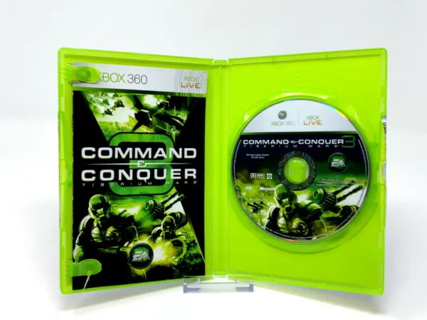 Interior del juego Command & Conquer 3: Tiberium Wars (ESP) para XBOX 360 con disco y manual
