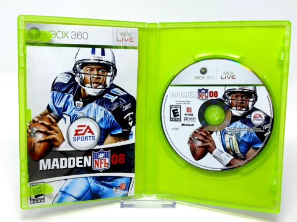 Interior del juego Madden NFL 08 (USA) para XBOX 360 con disco y manual