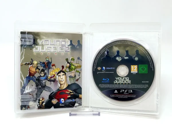 Interior del juego Young Justice: Legacy (ESP) para PlayStation 3 con disco y manual