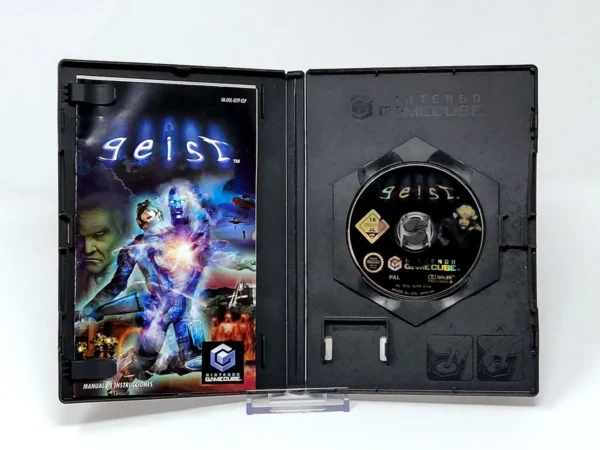 Interior del juego Geist (ESP) para Nintendo GameCube con disco y manual