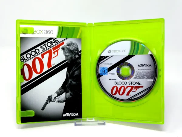 Interior del juego 007: Blood Stone (ESP) para XBOX 360 con disco y manual