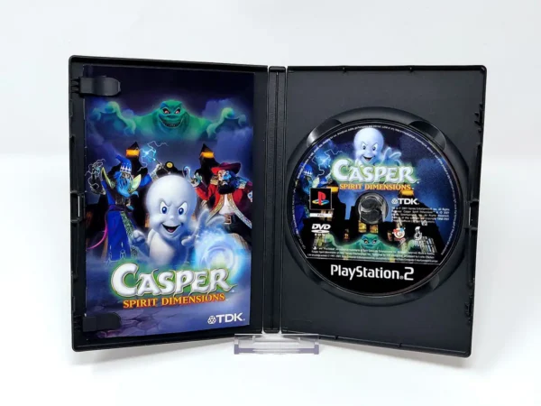 Interior del juego Casper: Spirit Dimensions (FRA) para PlayStation 2 con disco y manual