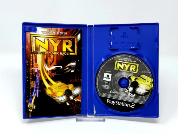 Interior del juego NYR: New York Race (FRA) para PlayStation 2 con disco y manual