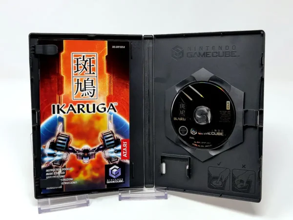 Interior del juego Ikaruga (ESP) para Nintendo GameCube con disco y manual