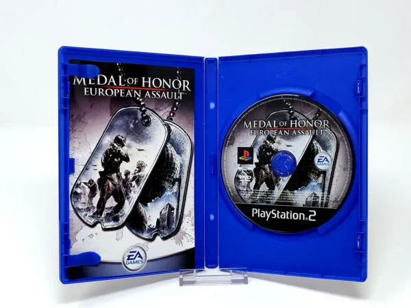 Interior del juego Medal of Honor: European Assault (ESP) para PlayStation 2 con disco y manual