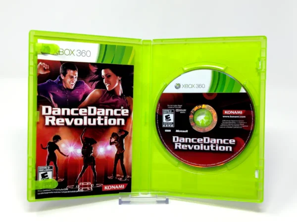 Interior del juego Dance Dance Revolution (USA) para XBOX 360 con disco y manual