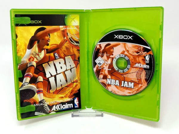 Interior del juego NBA Jam (ESP) para XBOX con disco y manual