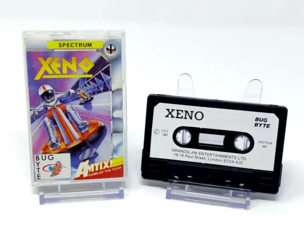 Interior del juego Xeno para Sinclair ZX Spectrum con disco y manual