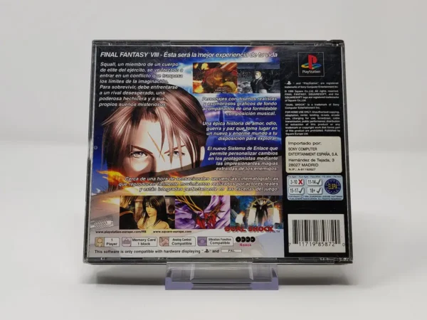 Interior del juego Final Fantasy VIII (ESP) para PlayStation 1 con disco y manual