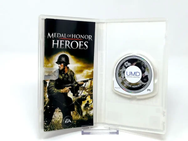 Interior del juego Medal of Honor: Heroes (ESP) para PSP con disco y manual