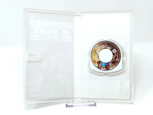 Interior del juego Brothers in Arms: D-Day (ESP) (Rebajado) para PSP con disco y manual