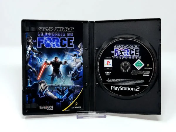 Interior del juego Star Wars: The Force Unleashed (FRA) para PlayStation 2 con disco y manual