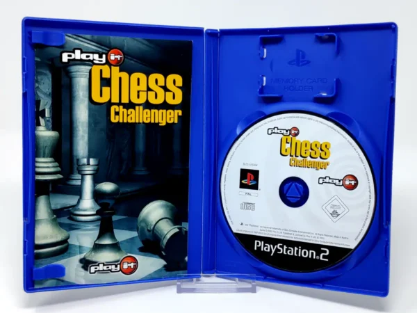 Interior del juego Chess Challenger (ESP) para PlayStation 2 con disco y manual