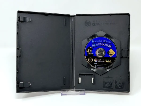 Interior del juego Dancing Stage Mario Mix (ESP) (Rebajado) para Nintendo GameCube con disco y manual