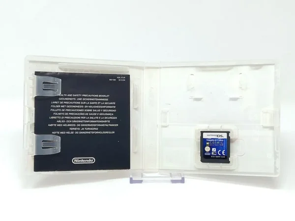 Interior del juego Ben 10: Ultimate Alien - Cosmic Destruction (ESP) (Rebajado) para Nintendo DS con disco y manual