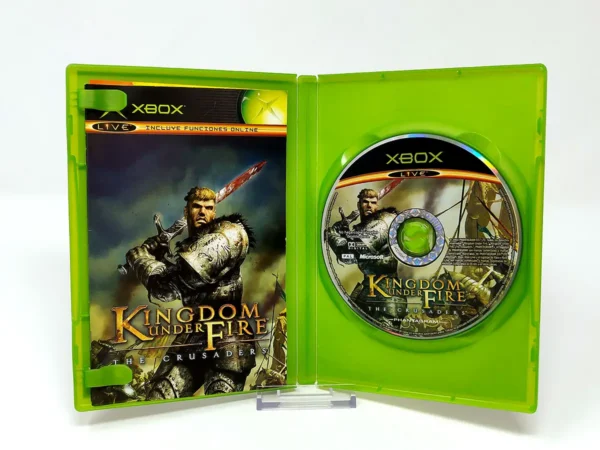Interior del juego Kingdom Under Fire: The Crusaders (ESP) para XBOX con disco y manual