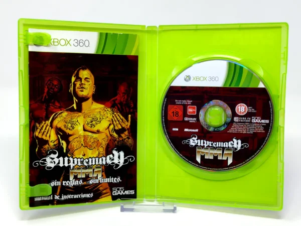 Interior del juego Supremacy MMA (ESP) para XBOX 360 con disco y manual