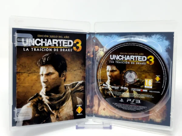 Interior del juego Uncharted 3: La Traición de Drake (GOTY) (ESP) para PlayStation 3 con disco y manual