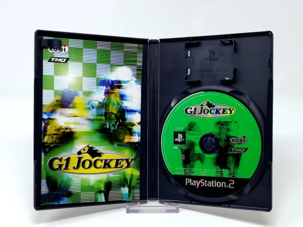 Interior del juego G1 Jockey (FRA) para PlayStation 2 con disco y manual
