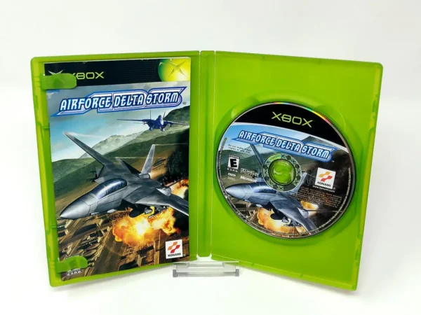 Interior del juego AirForce Delta Storm (USA) para XBOX con disco y manual