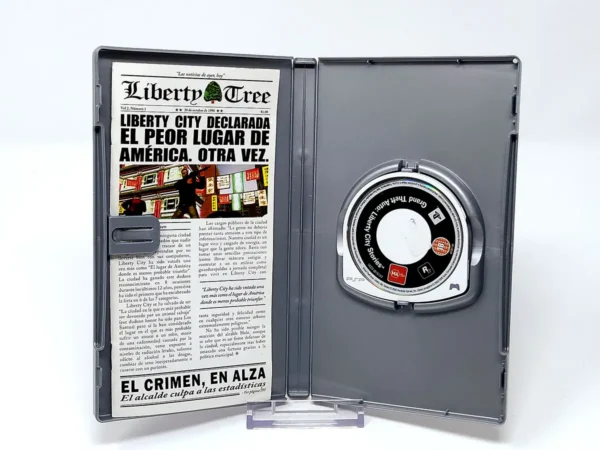 Interior del juego Grand Theft Auto: Liberty City Stories (ESP) (Platinum) para PSP con disco y manual
