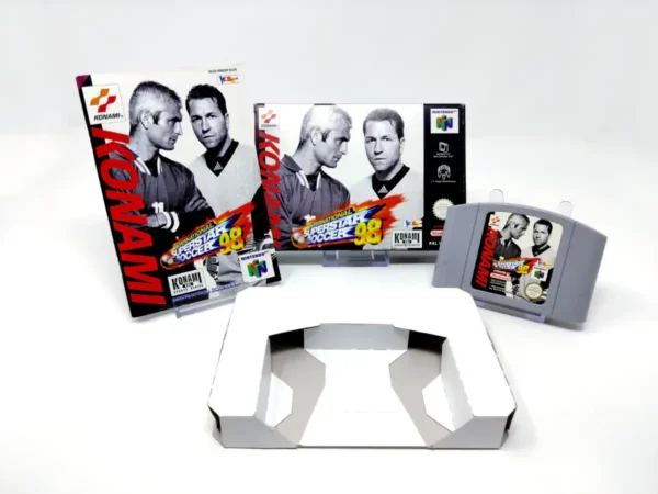 Interior del juego International Superstar Soccer '98 (ESP) para Nintendo 64 con disco y manual
