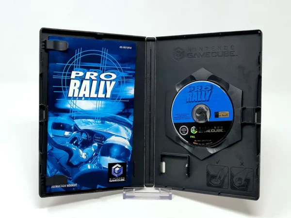 Interior del juego Pro Rally (ESP) para Nintendo GameCube con disco y manual