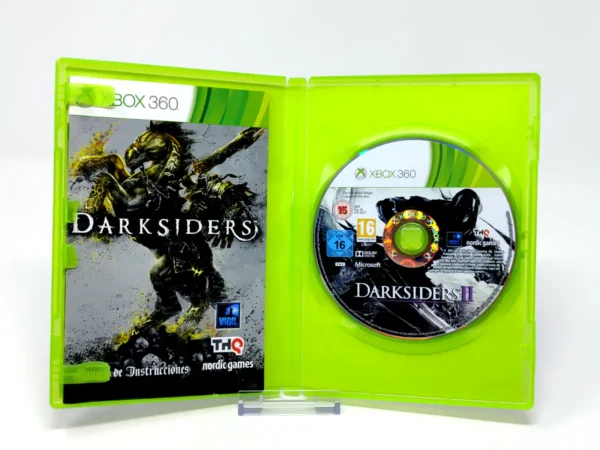 Interior del juego Darksiders Collection (ESP) para XBOX 360 con disco y manual