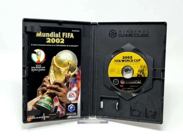 Interior del juego Mundial FIFA 2002 (ESP) para Nintendo GameCube con disco y manual