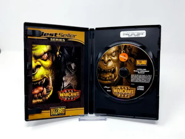 Interior del juego WarCraft III: Reign of Chaos (Best Seller) (ESP) para PC con disco y manual