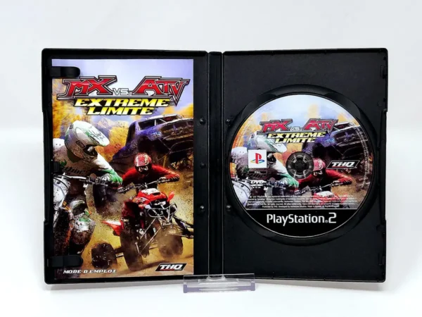Interior del juego MX vs. ATV Extrême Limite (FRA) para PlayStation 2 con disco y manual