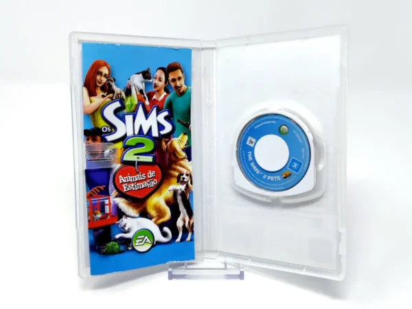 Interior del juego Os Sims 2: Animais de Estimação (POR) (Essentials) para PSP con disco y manual