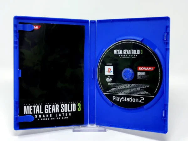 Interior del juego Metal Gear Solid 3: Snake Eater (ESP) (v2) (Rebajado) para PlayStation 2 con disco y manual