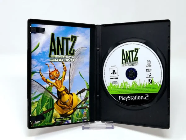 Interior del juego Antz  Extreme Racing (UK) (Versión 2) para PlayStation 2 con disco y manual