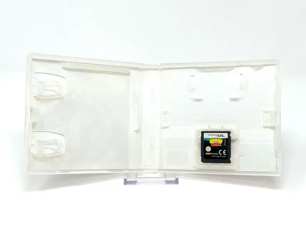 Interior del juego Crash of the Titans (ESP) (Rebajado) para Nintendo DS con disco y manual