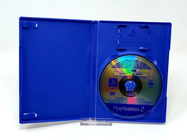 Interior del juego Buzz! El Gran Concurso de Deportes (ESP) (Promo) para PlayStation 2 con disco y manual
