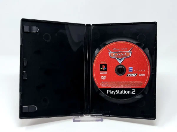Interior del juego Disney/Pixar Cars: Motori Ruggenti (ITA) (Rebajado) para PlayStation 2 con disco y manual