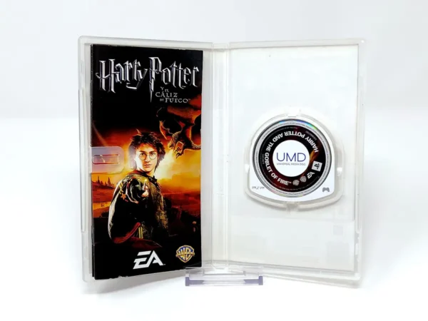 Interior del juego Harry Potter y el Cáliz de Fuego (ESP) para PSP con disco y manual