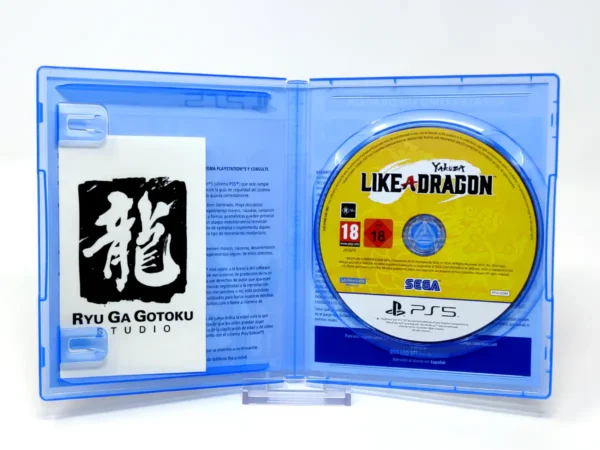 Interior del juego Yakuza: Like a Dragon (ESP) para PlayStation 5 con disco y manual
