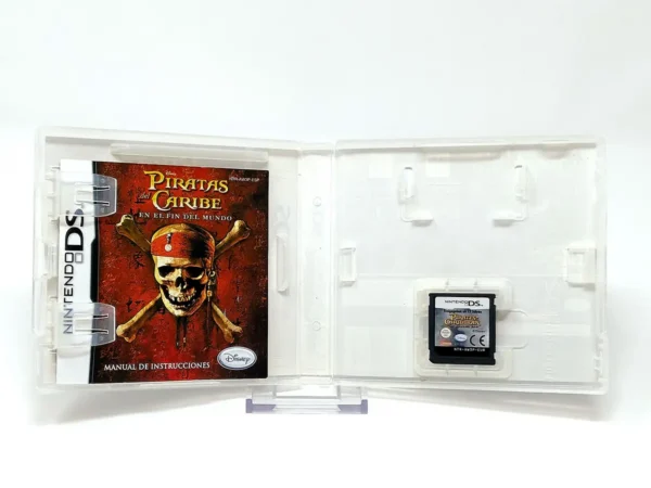 Interior del juego Piratas del Caribe: En el Fin del Mundo (ESP) para Nintendo DS con disco y manual