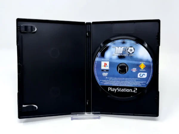 Interior del juego Esto Es Futbol 2004 (ESP) (Rebajado) para PlayStation 2 con disco y manual