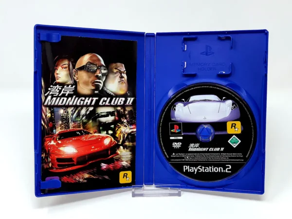 Interior del juego Midnight Club II (ITA) para PlayStation 2 con disco y manual