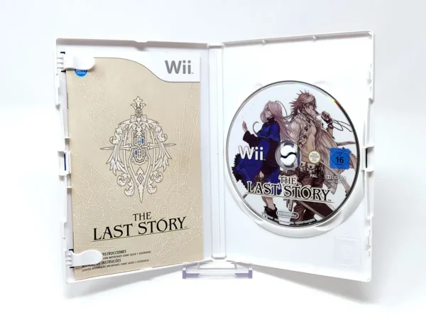 Interior del juego The Last Story (ESP) para Nintendo Wii con disco y manual