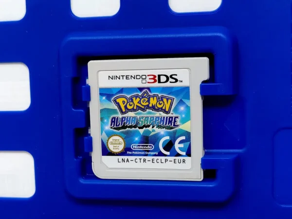 Lateral de la caja de Pokemon Zafiro Alfa (ESP) para Nintendo 3DS
