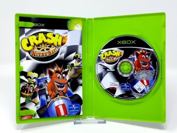 Interior del juego Crash Nitro Kart (ESP) para XBOX con disco y manual