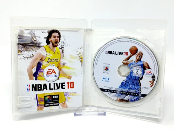 Interior del juego NBA Live 10 (ESP) para PlayStation 3 con disco y manual