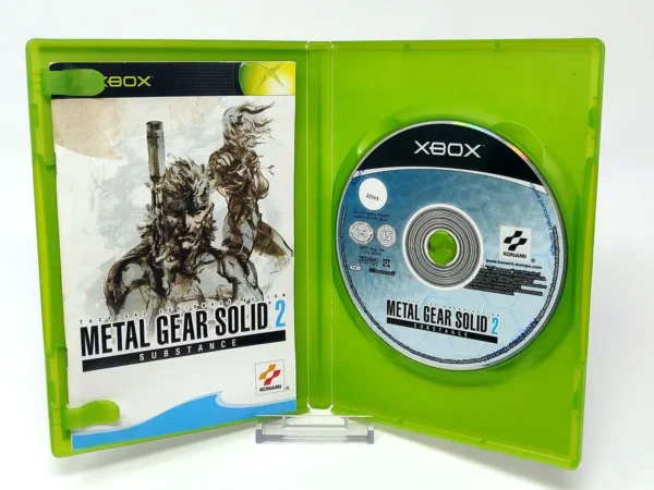 Interior del juego Metal Gear Solid 2: Substance (ESP) para XBOX con disco y manual