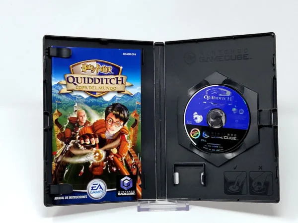 Interior del juego Harry Potter: Quidditch Copa del Mundo (ESP) para Nintendo GameCube con disco y manual
